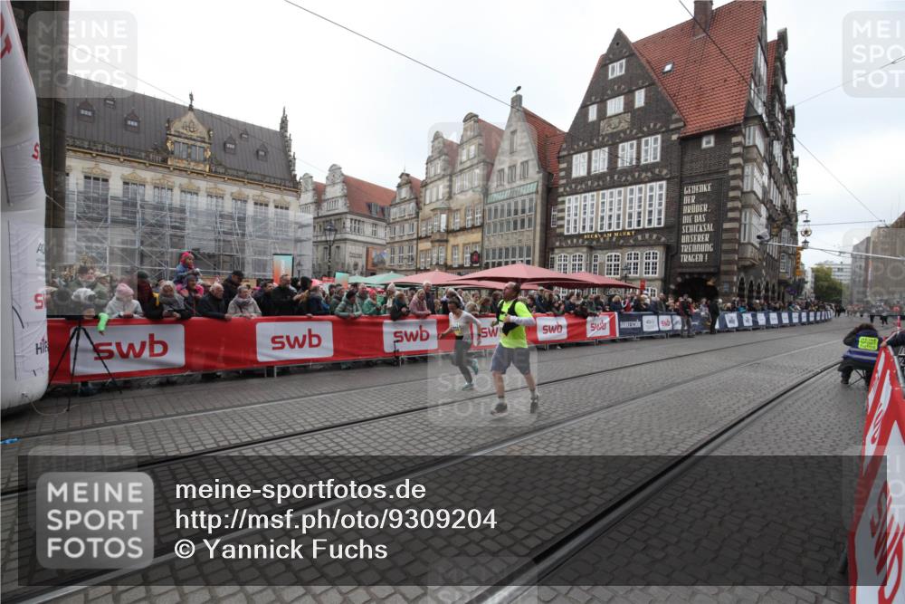 05.10.2025 - 20. swb-Marathon Bremen Yannick Fuchs http://msf.ph/oto/9309204 05.10.2025 11:13:19 Ziel 9891, 11332 meine-sportfotos.de