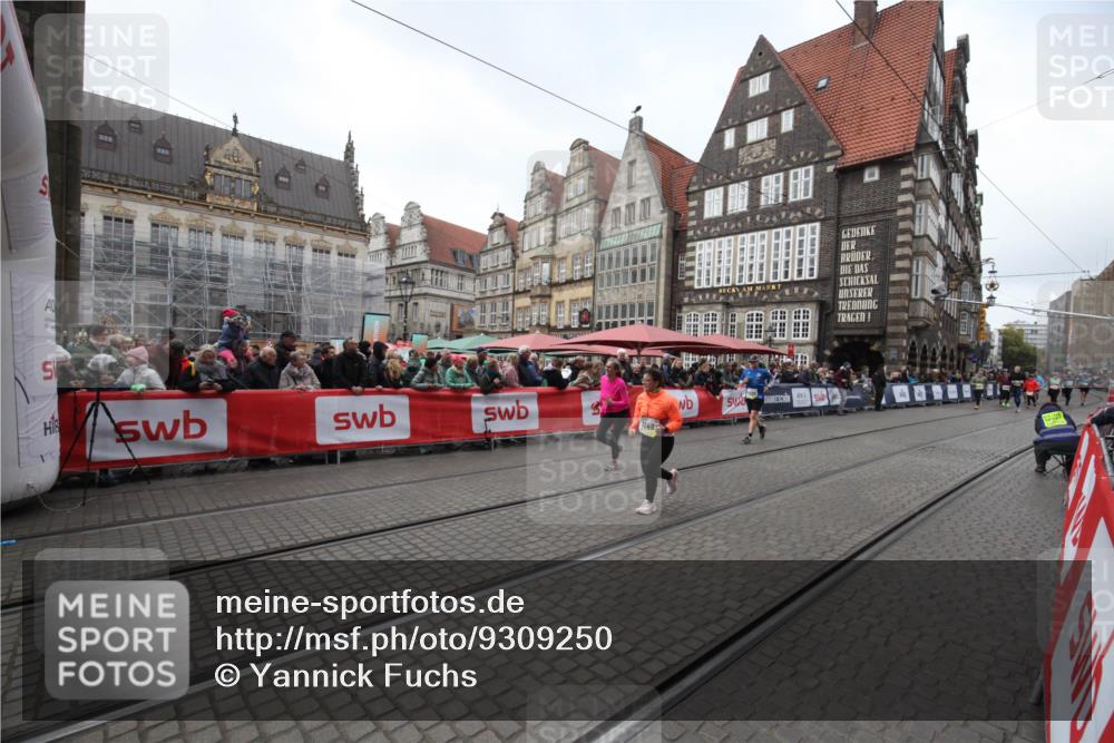 05.10.2025 - 20. swb-Marathon Bremen Yannick Fuchs http://msf.ph/oto/9309250 05.10.2025 11:14:12 Ziel 9380, 10491, 11036 meine-sportfotos.de