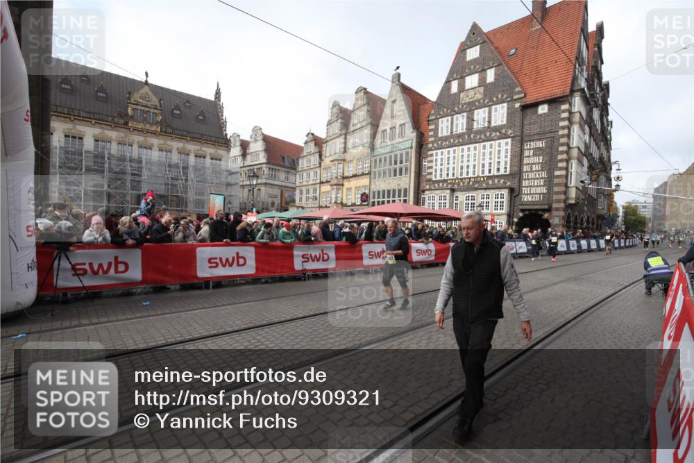 05.10.2025 - 20. swb-Marathon Bremen Yannick Fuchs http://msf.ph/oto/9309321 05.10.2025 11:15:09 Ziel 10647, 11107 meine-sportfotos.de