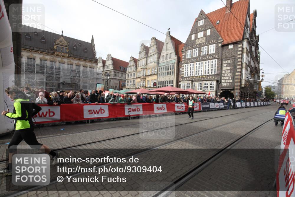 05.10.2025 - 20. swb-Marathon Bremen Yannick Fuchs http://msf.ph/oto/9309404 05.10.2025 11:15:46 Ziel 9567, 11440 meine-sportfotos.de