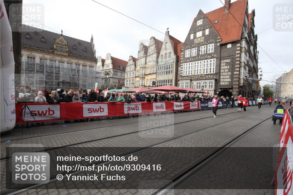 05.10.2025 - 20. swb-Marathon Bremen Yannick Fuchs http://msf.ph/oto/9309416 05.10.2025 11:15:59 Ziel 10355 meine-sportfotos.de