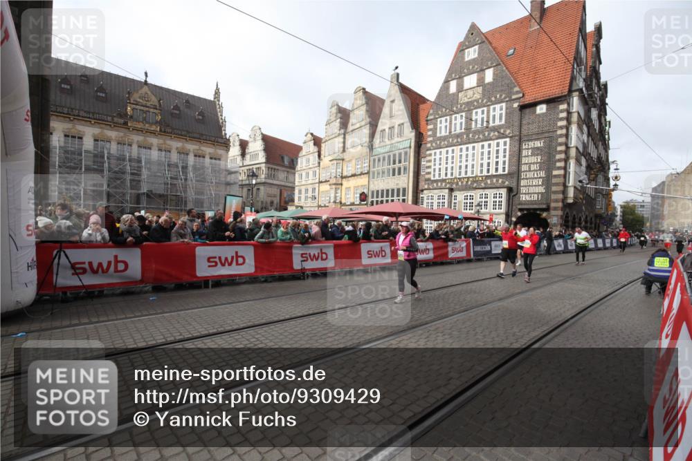 05.10.2025 - 20. swb-Marathon Bremen Yannick Fuchs http://msf.ph/oto/9309429 05.10.2025 11:16:02 Ziel 8476, 10355, 11375 meine-sportfotos.de
