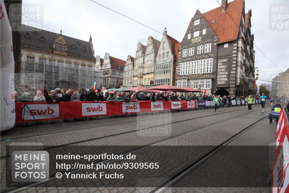 05.10.2025 - 20. swb-Marathon Bremen Yannick Fuchs http://msf.ph/oto/9309565 05.10.2025 11:16:37 Ziel 9563, 11182 meine-sportfotos.de