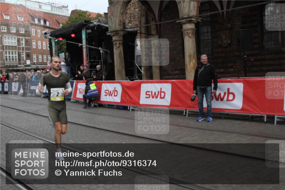 05.10.2025 - 20. swb-Marathon Bremen Yannick Fuchs http://msf.ph/oto/9316374 05.10.2025 10:28:36 Ziel 2 meine-sportfotos.de