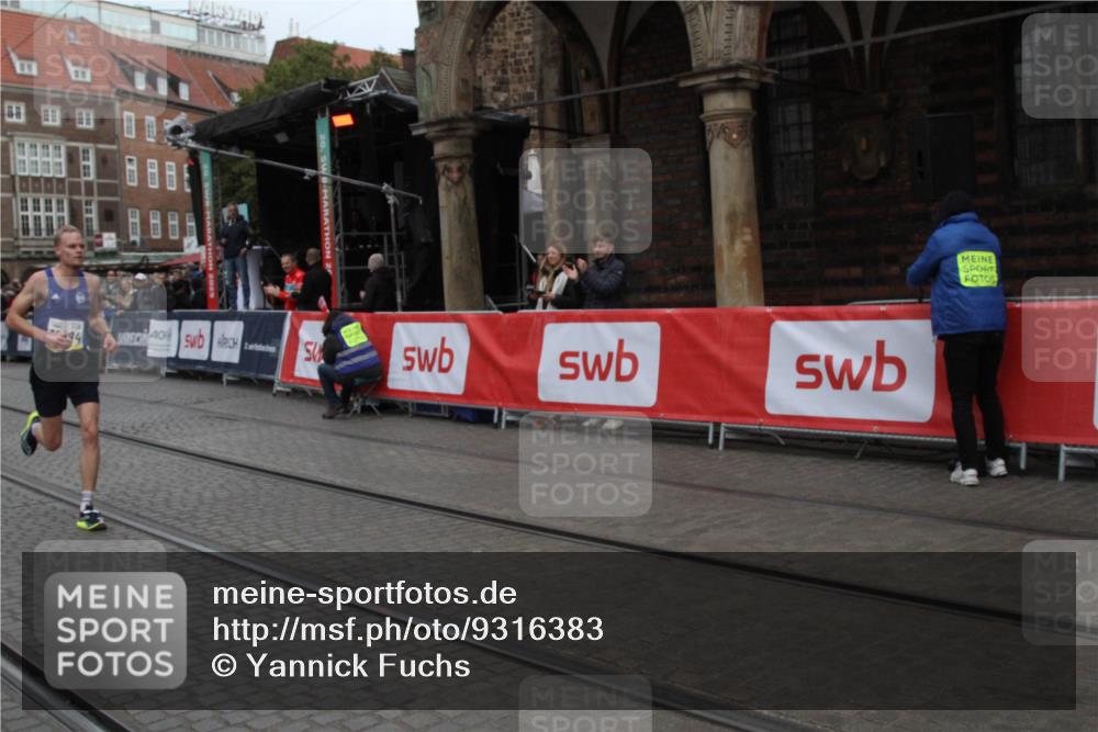 05.10.2025 - 20. swb-Marathon Bremen Yannick Fuchs http://msf.ph/oto/9316383 05.10.2025 10:33:05 Ziel 10894 meine-sportfotos.de