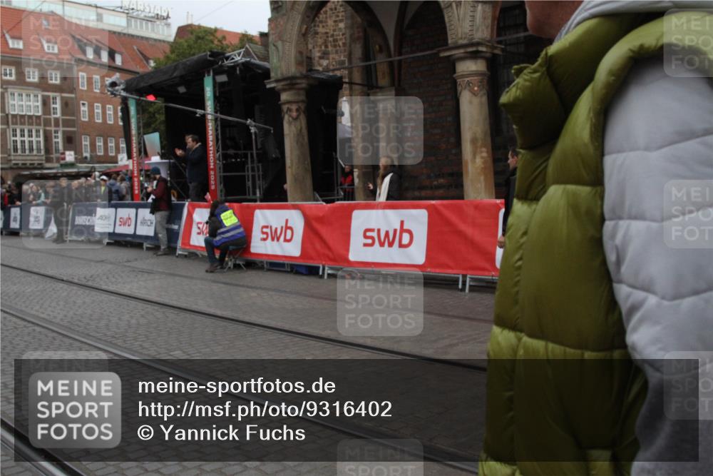 05.10.2025 - 20. swb-Marathon Bremen Yannick Fuchs http://msf.ph/oto/9316402 05.10.2025 10:35:51 Ziel  meine-sportfotos.de