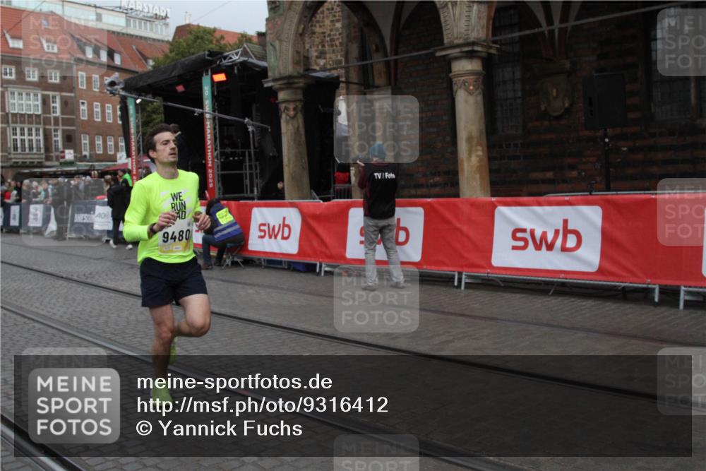 05.10.2025 - 20. swb-Marathon Bremen Yannick Fuchs http://msf.ph/oto/9316412 05.10.2025 10:37:12 Ziel 9480 meine-sportfotos.de