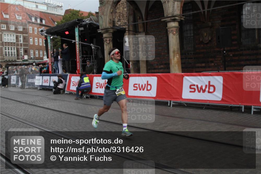 05.10.2025 - 20. swb-Marathon Bremen Yannick Fuchs http://msf.ph/oto/9316426 05.10.2025 10:38:29 Ziel 11430 meine-sportfotos.de