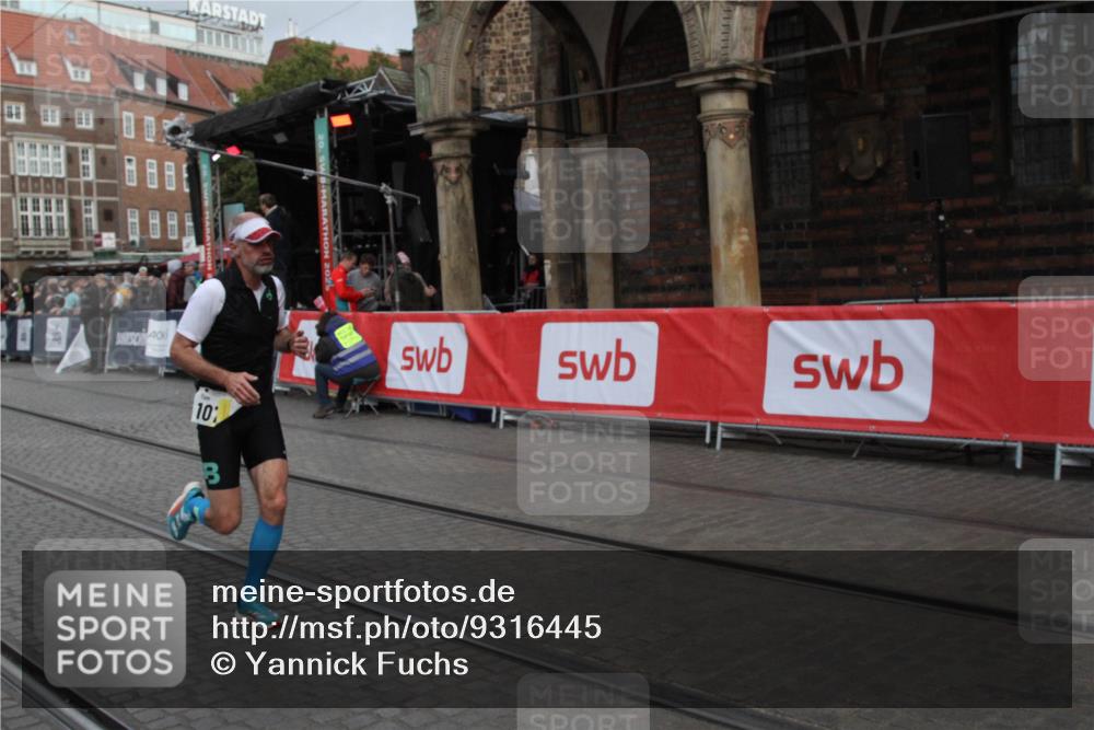 05.10.2025 - 20. swb-Marathon Bremen Yannick Fuchs http://msf.ph/oto/9316445 05.10.2025 10:39:51 Ziel 9922, 10052, 10171, 10175, 10176, 10753 meine-sportfotos.de