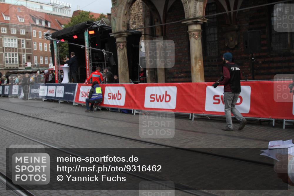 05.10.2025 - 20. swb-Marathon Bremen Yannick Fuchs http://msf.ph/oto/9316462 05.10.2025 10:40:54 Ziel  meine-sportfotos.de
