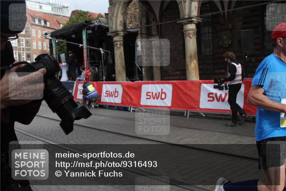 05.10.2025 - 20. swb-Marathon Bremen Yannick Fuchs http://msf.ph/oto/9316493 05.10.2025 10:42:38 Ziel 11725 meine-sportfotos.de