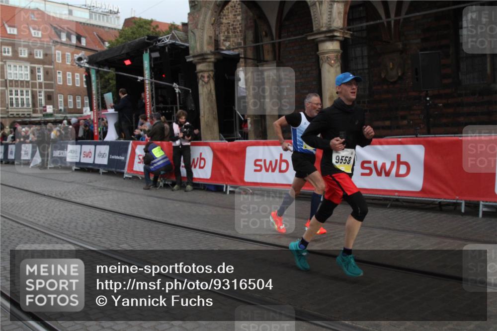 05.10.2025 - 20. swb-Marathon Bremen Yannick Fuchs http://msf.ph/oto/9316504 05.10.2025 10:43:10 Ziel 9006, 9302, 9558, 10553, 10961, 11476 meine-sportfotos.de