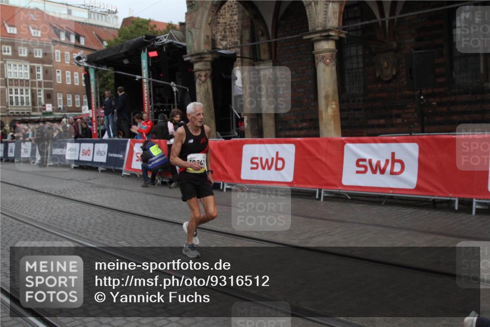05.10.2025 - 20. swb-Marathon Bremen Yannick Fuchs http://msf.ph/oto/9316512 05.10.2025 10:43:22 Ziel 10541, 11304 meine-sportfotos.de