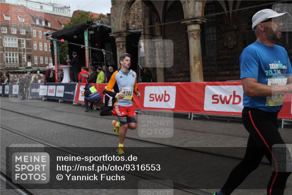 05.10.2025 - 20. swb-Marathon Bremen Yannick Fuchs http://msf.ph/oto/9316553 05.10.2025 10:45:08 Ziel 9202, 10091, 11362, 11715 meine-sportfotos.de