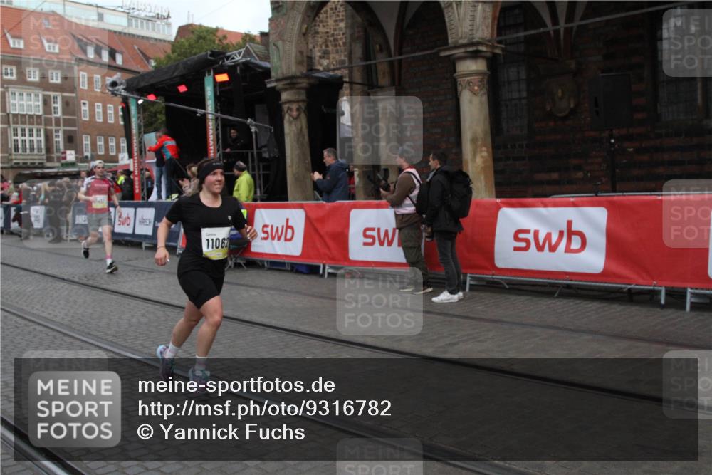 05.10.2025 - 20. swb-Marathon Bremen Yannick Fuchs http://msf.ph/oto/9316782 05.10.2025 10:50:45 Ziel 9230, 9578, 9832, 9969, 10043, 11062, 11451, 11661 meine-sportfotos.de