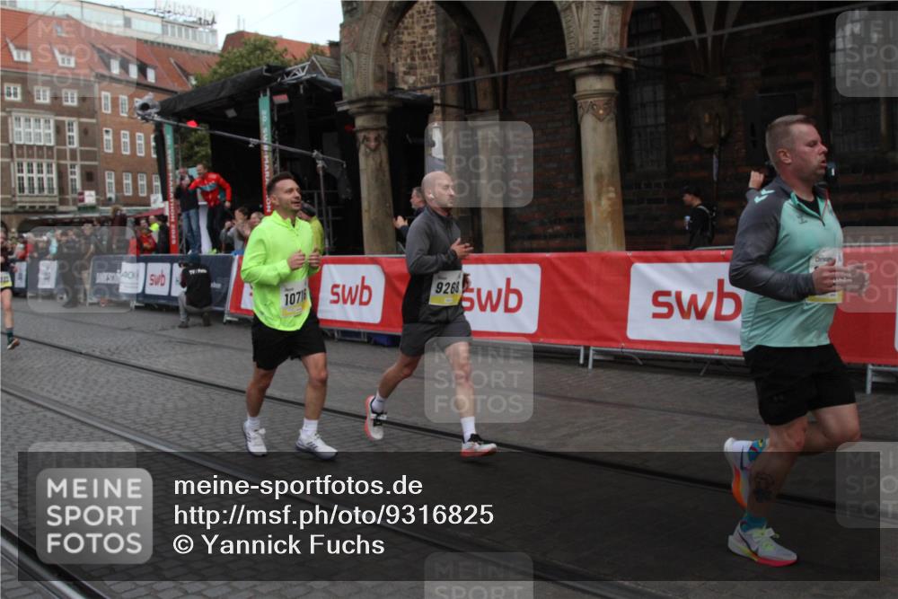 05.10.2025 - 20. swb-Marathon Bremen Yannick Fuchs http://msf.ph/oto/9316825 05.10.2025 10:51:45 Ziel 8333, 9259, 9268, 10436, 10716, 11484 meine-sportfotos.de