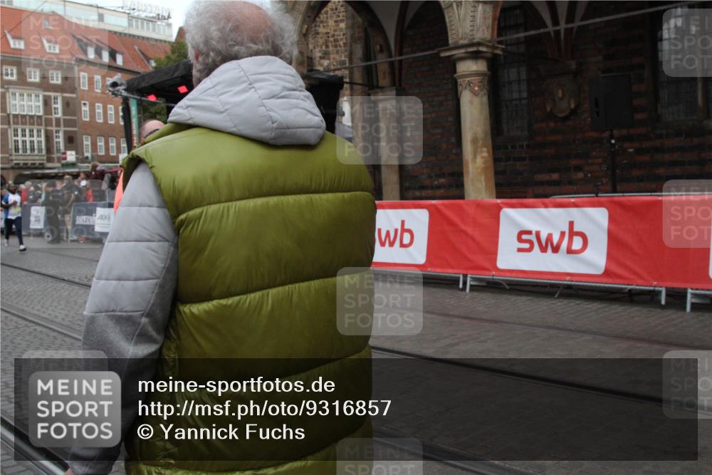 05.10.2025 - 20. swb-Marathon Bremen Yannick Fuchs http://msf.ph/oto/9316857 05.10.2025 10:52:25 Ziel 9584, 9987, 10507, 10719, 11128, 11665 meine-sportfotos.de