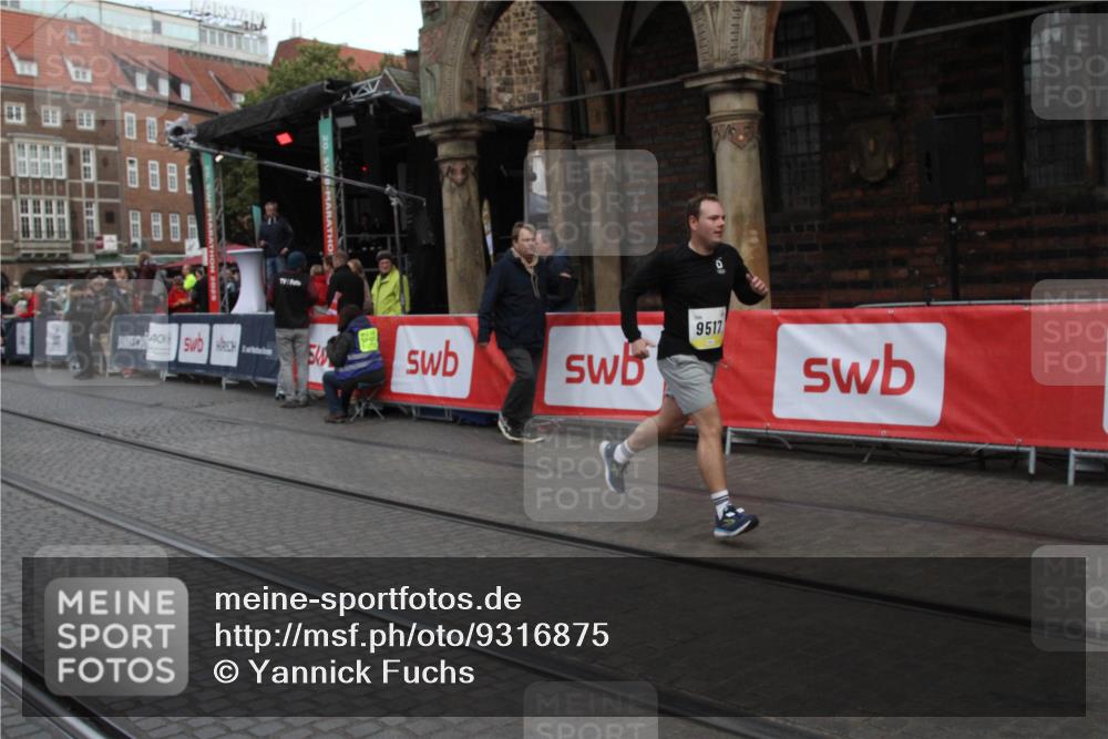 05.10.2025 - 20. swb-Marathon Bremen Yannick Fuchs http://msf.ph/oto/9316875 05.10.2025 10:52:47 Ziel 9517, 10833, 11012, 11587 meine-sportfotos.de