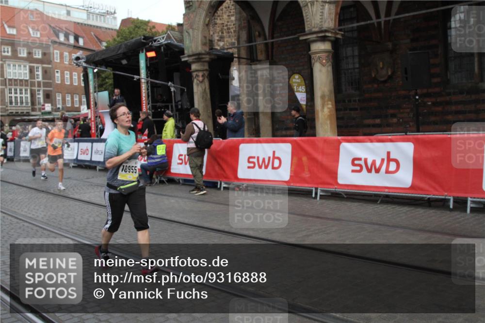 05.10.2025 - 20. swb-Marathon Bremen Yannick Fuchs http://msf.ph/oto/9316888 05.10.2025 10:53:02 Ziel 9187, 9918, 10064, 10779, 10955, 11450, 11722 meine-sportfotos.de