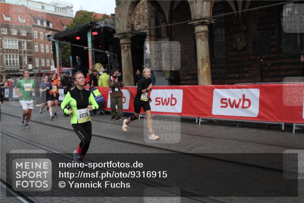 05.10.2025 - 20. swb-Marathon Bremen Yannick Fuchs http://msf.ph/oto/9316915 05.10.2025 10:53:28 Ziel 7193, 7251, 9263, 9717, 9868, 9957, 10057, 10302, 10335, 10655, 11174, 11616, 11716 meine-sportfotos.de