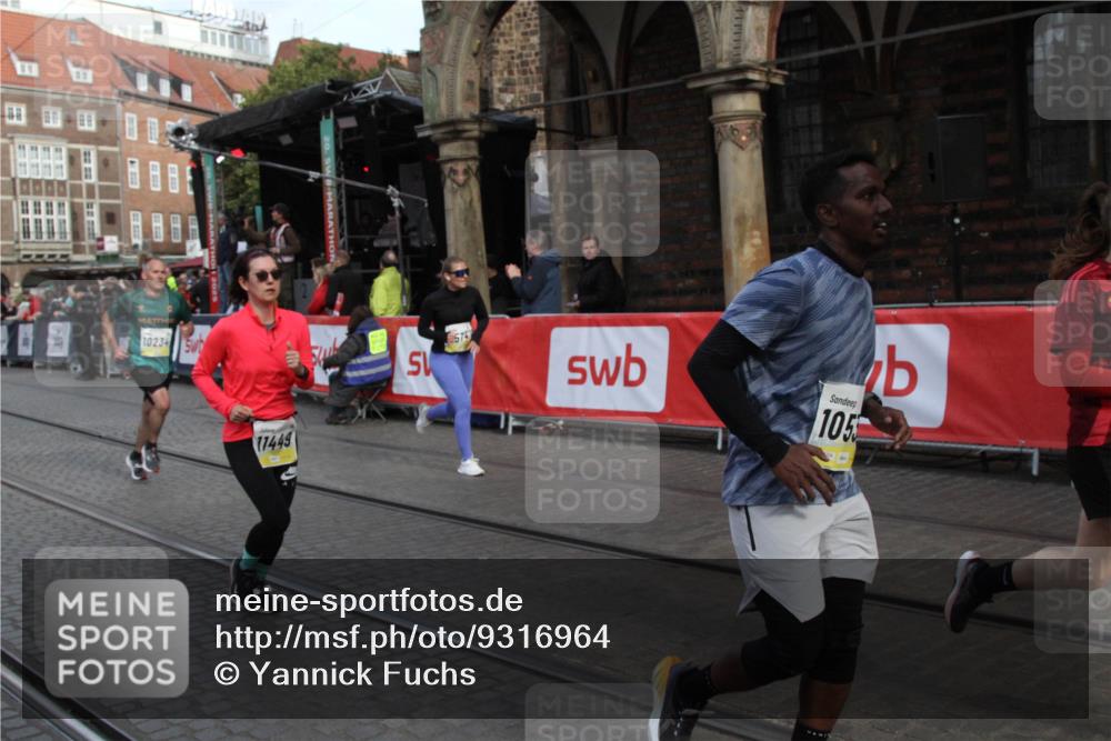 05.10.2025 - 20. swb-Marathon Bremen Yannick Fuchs http://msf.ph/oto/9316964 05.10.2025 10:54:20 Ziel 9574, 10234, 10402, 10533, 11203, 11449 meine-sportfotos.de