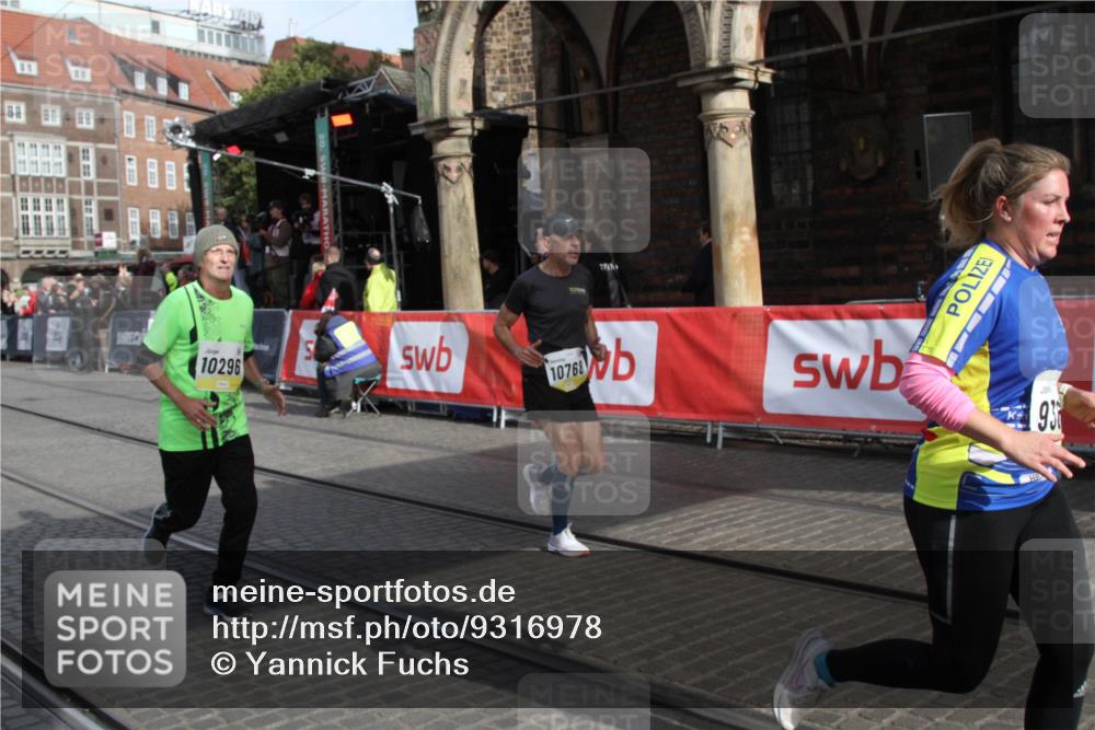 05.10.2025 - 20. swb-Marathon Bremen Yannick Fuchs http://msf.ph/oto/9316978 05.10.2025 10:54:40 Ziel 9367, 10174, 10296, 10768, 11321, 11694 meine-sportfotos.de