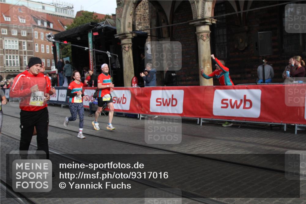 05.10.2025 - 20. swb-Marathon Bremen Yannick Fuchs http://msf.ph/oto/9317016 05.10.2025 10:55:26 Ziel 9201, 9350, 9514, 9654, 10256, 10260, 10970, 11115, 11380, 11431, 11702 meine-sportfotos.de