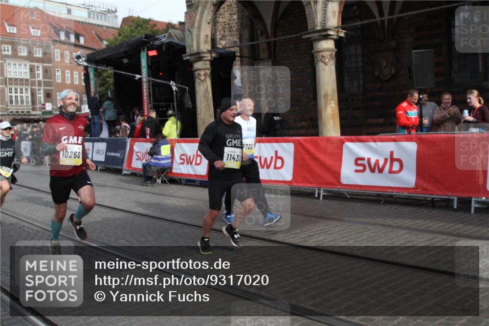 05.10.2025 - 20. swb-Marathon Bremen Yannick Fuchs http://msf.ph/oto/9317020 05.10.2025 10:55:29 Ziel 9722, 9902, 10256, 10260, 11380, 11431 meine-sportfotos.de