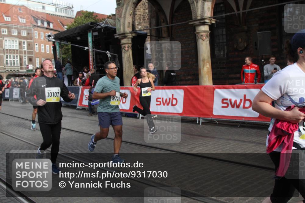 05.10.2025 - 20. swb-Marathon Bremen Yannick Fuchs http://msf.ph/oto/9317030 05.10.2025 10:55:42 Ziel 7165, 9195, 9197, 9492, 9720, 10107, 10195, 10475, 10755, 10757, 10909, 11081, 11588 meine-sportfotos.de