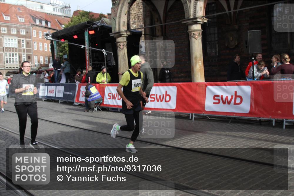 05.10.2025 - 20. swb-Marathon Bremen Yannick Fuchs http://msf.ph/oto/9317036 05.10.2025 10:55:48 Ziel 9621, 9882, 10088, 10287, 10323, 10653, 10800, 11081, 11249, 11586, 11624 meine-sportfotos.de