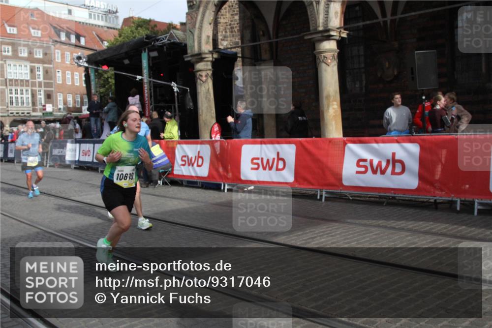 05.10.2025 - 20. swb-Marathon Bremen Yannick Fuchs http://msf.ph/oto/9317046 05.10.2025 10:55:58 Ziel 7147, 9871, 10610, 10654, 10921, 11052, 11439 meine-sportfotos.de