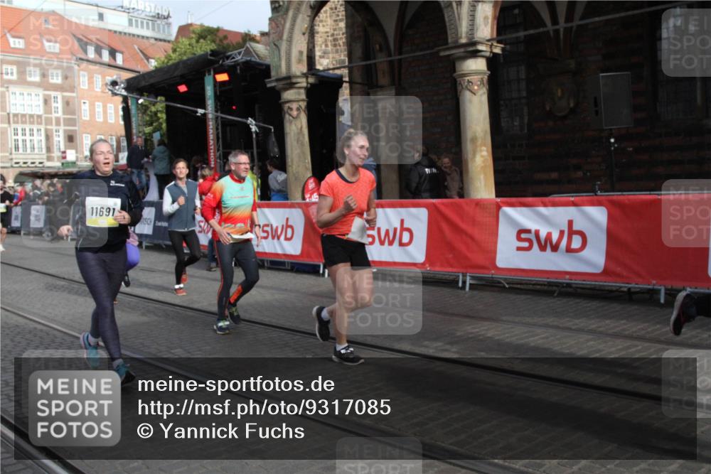 05.10.2025 - 20. swb-Marathon Bremen Yannick Fuchs http://msf.ph/oto/9317085 05.10.2025 10:56:41 Ziel 8118, 9547, 9886, 10008, 10042, 10971, 11260, 11475, 11691 meine-sportfotos.de