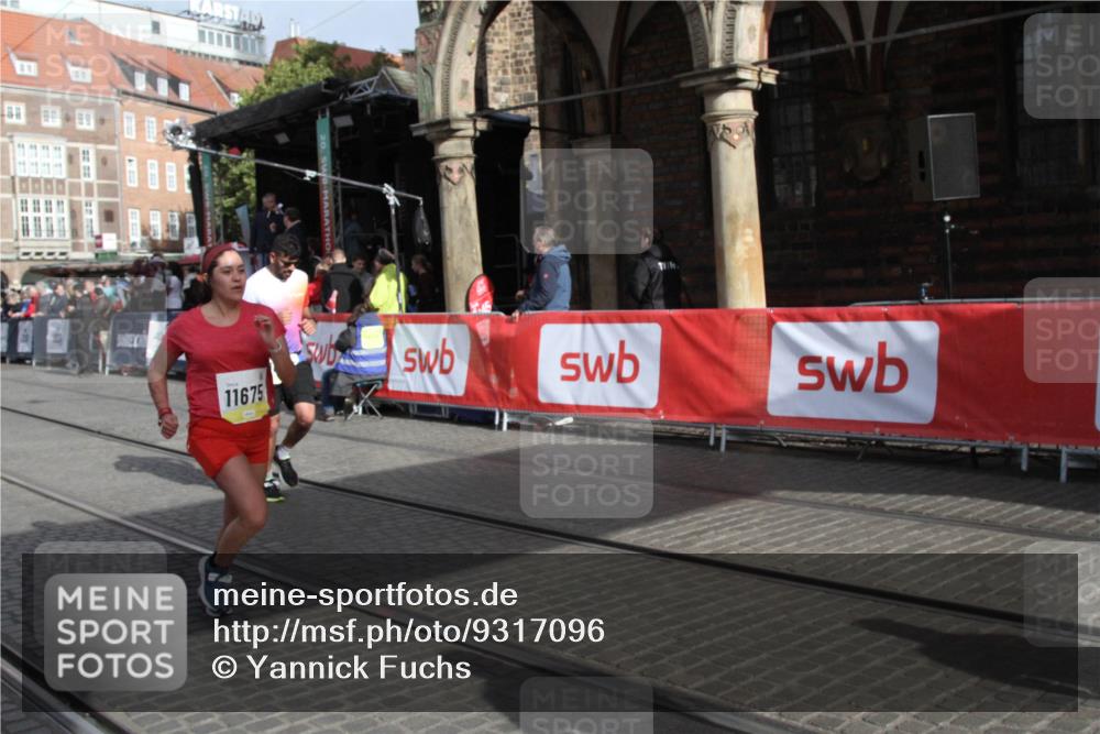 05.10.2025 - 20. swb-Marathon Bremen Yannick Fuchs http://msf.ph/oto/9317096 05.10.2025 10:56:55 Ziel 9669, 10145, 10397, 10924, 11274, 11675 meine-sportfotos.de