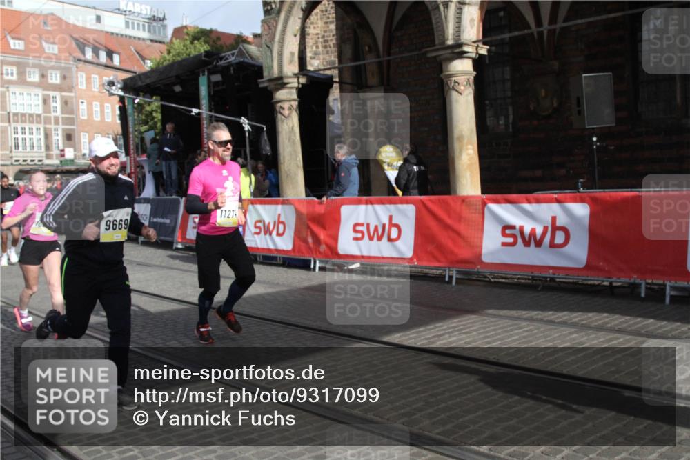 05.10.2025 - 20. swb-Marathon Bremen Yannick Fuchs http://msf.ph/oto/9317099 05.10.2025 10:57:00 Ziel 9669, 10105, 10397, 10867, 11168, 11274 meine-sportfotos.de