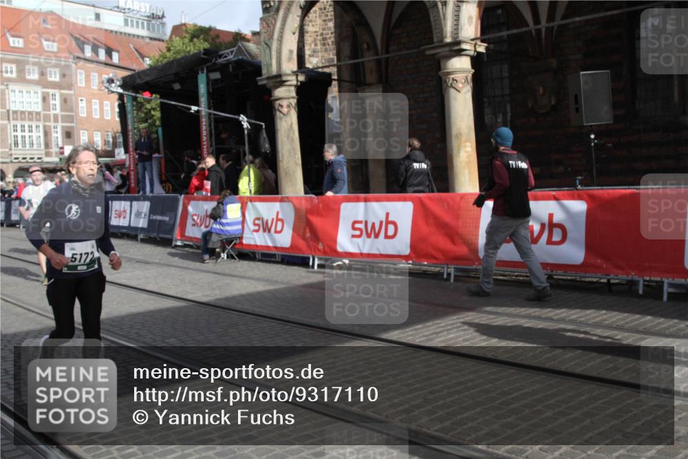 05.10.2025 - 20. swb-Marathon Bremen Yannick Fuchs http://msf.ph/oto/9317110 05.10.2025 10:57:12 Ziel 5172, 9231, 9314, 9577, 10545, 10917, 11138, 11202, 11434, 11566, 11686 meine-sportfotos.de