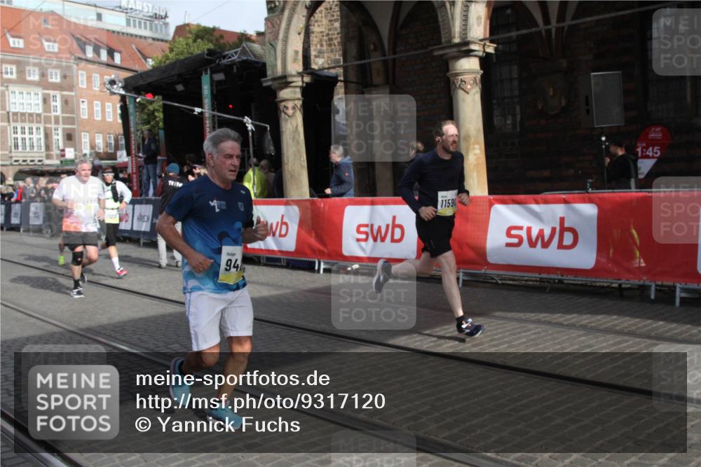 05.10.2025 - 20. swb-Marathon Bremen Yannick Fuchs http://msf.ph/oto/9317120 05.10.2025 10:57:22 Ziel 9260, 9292, 9450, 9489, 9844, 9947, 10169, 10367, 10657, 11015, 11596 meine-sportfotos.de