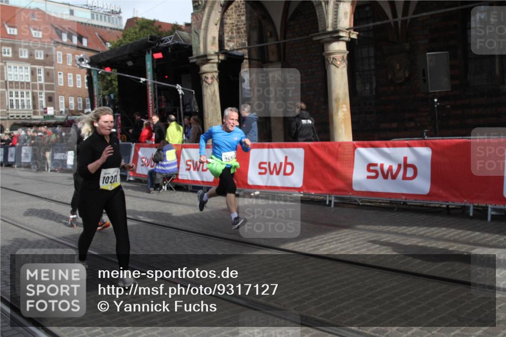 05.10.2025 - 20. swb-Marathon Bremen Yannick Fuchs http://msf.ph/oto/9317127 05.10.2025 10:57:28 Ziel 7101, 9550, 10281, 10367, 10645, 10950, 11606 meine-sportfotos.de