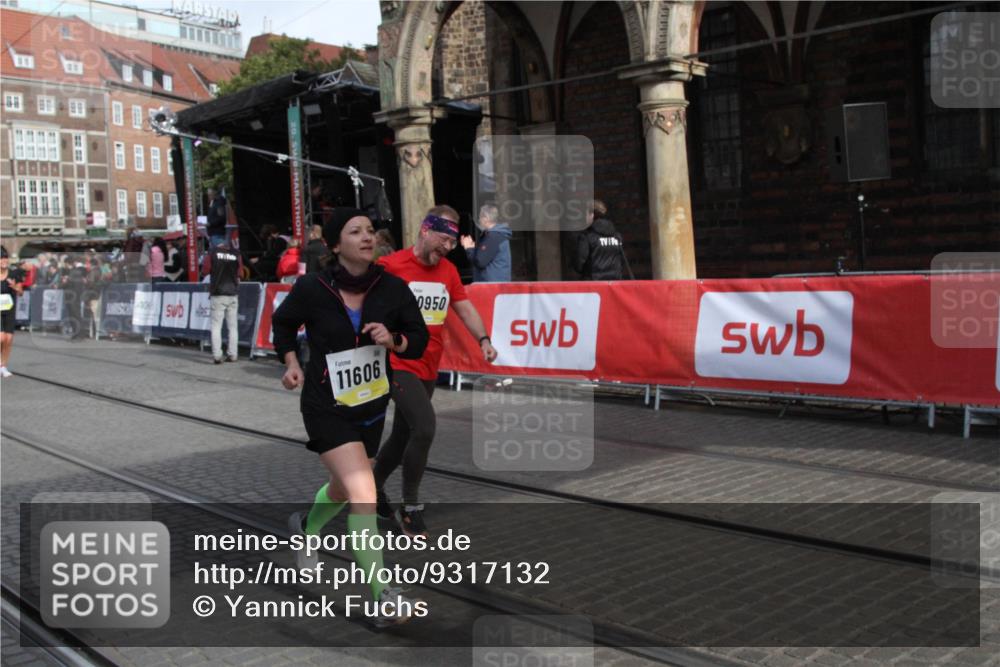 05.10.2025 - 20. swb-Marathon Bremen Yannick Fuchs http://msf.ph/oto/9317132 05.10.2025 10:57:31 Ziel 9000, 9215, 10645, 10950, 11606 meine-sportfotos.de