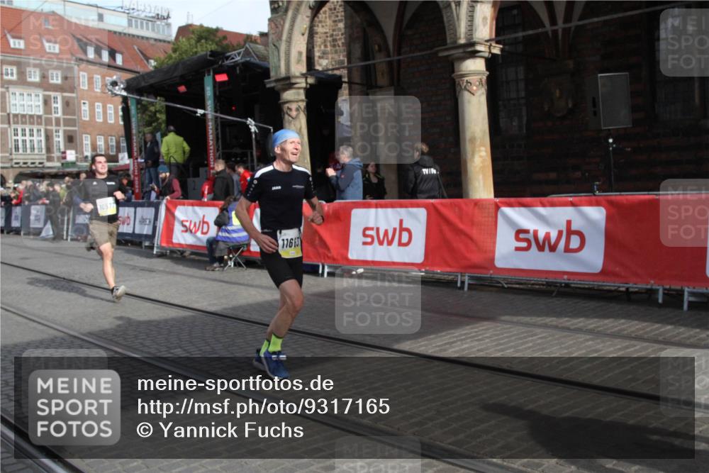 05.10.2025 - 20. swb-Marathon Bremen Yannick Fuchs http://msf.ph/oto/9317165 05.10.2025 10:58:04 Ziel 9872, 10577, 10793, 11601, 11663 meine-sportfotos.de