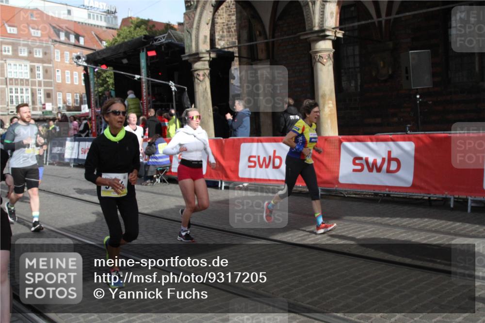 05.10.2025 - 20. swb-Marathon Bremen Yannick Fuchs http://msf.ph/oto/9317205 05.10.2025 10:58:46 Ziel 7163, 8585, 9346, 9359, 9370, 9540, 9622, 9714, 10591, 10679, 10871, 11078 meine-sportfotos.de