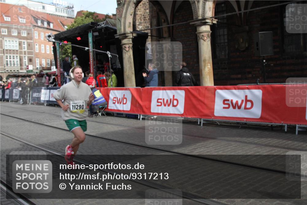 05.10.2025 - 20. swb-Marathon Bremen Yannick Fuchs http://msf.ph/oto/9317213 05.10.2025 10:58:55 Ziel 9349, 10080, 10263, 10560, 11290, 11483 meine-sportfotos.de
