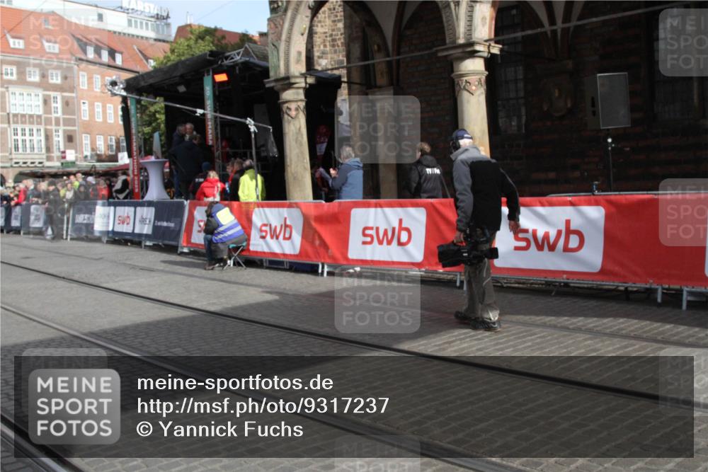 05.10.2025 - 20. swb-Marathon Bremen Yannick Fuchs http://msf.ph/oto/9317237 05.10.2025 10:59:30 Ziel 10391, 11728 meine-sportfotos.de