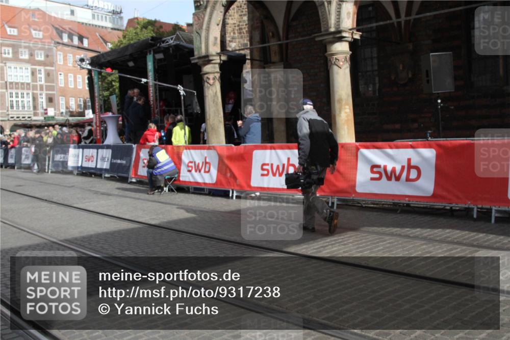 05.10.2025 - 20. swb-Marathon Bremen Yannick Fuchs http://msf.ph/oto/9317238 05.10.2025 10:59:30 Ziel 10391, 11728 meine-sportfotos.de