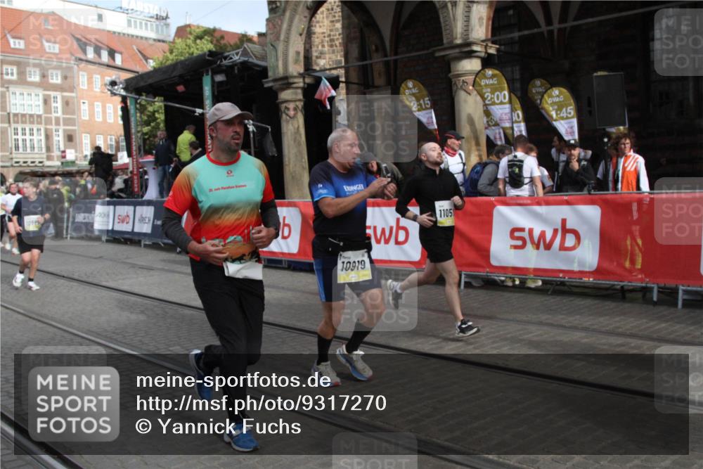 05.10.2025 - 20. swb-Marathon Bremen Yannick Fuchs http://msf.ph/oto/9317270 05.10.2025 11:00:19 Ziel 7177, 9495, 9672, 10345, 10889, 10919, 10985, 11050, 11063 meine-sportfotos.de