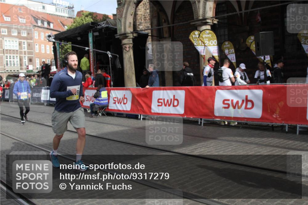 05.10.2025 - 20. swb-Marathon Bremen Yannick Fuchs http://msf.ph/oto/9317279 05.10.2025 11:00:27 Ziel 7215, 10067, 10217, 10504, 10794, 11424, 11699 meine-sportfotos.de