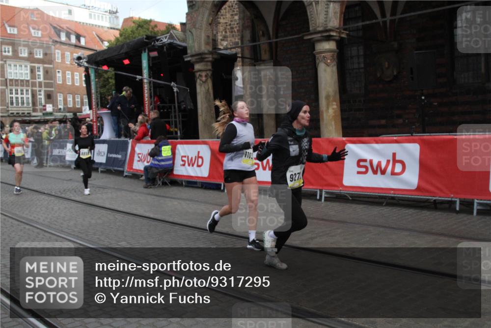 05.10.2025 - 20. swb-Marathon Bremen Yannick Fuchs http://msf.ph/oto/9317295 05.10.2025 11:00:47 Ziel 9272, 9327, 9389, 9827, 9858, 10872, 10901, 11034 meine-sportfotos.de