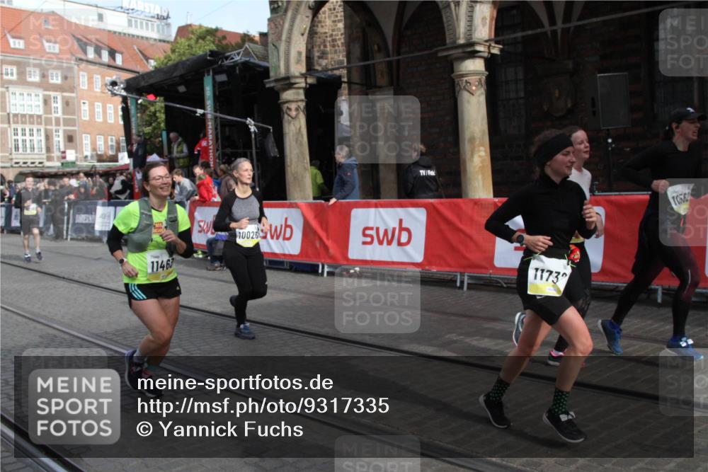 05.10.2025 - 20. swb-Marathon Bremen Yannick Fuchs http://msf.ph/oto/9317335 05.10.2025 11:01:45 Ziel 9269, 9294, 9782, 10026, 10370, 10562, 10903, 10904, 11463, 11732, 11733 meine-sportfotos.de