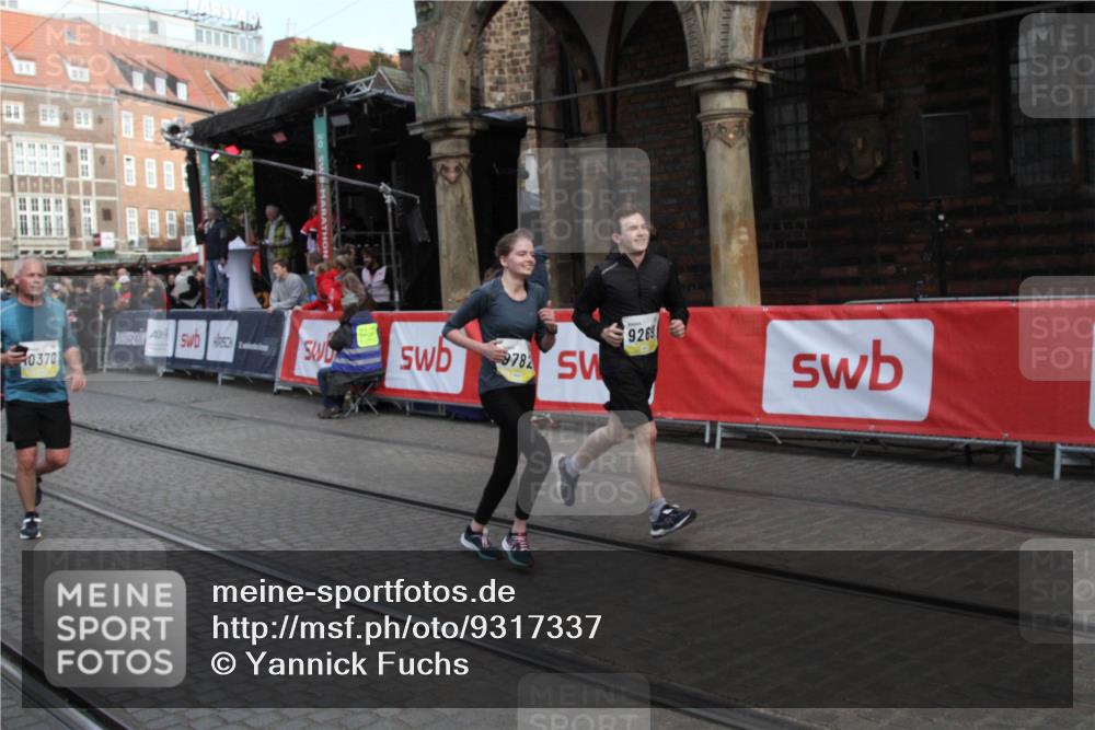 05.10.2025 - 20. swb-Marathon Bremen Yannick Fuchs http://msf.ph/oto/9317337 05.10.2025 11:01:48 Ziel 9189, 9269, 9294, 9782, 10004, 10370, 10903, 10904 meine-sportfotos.de