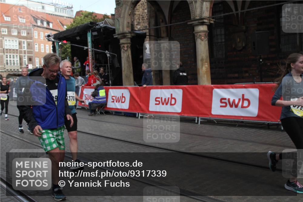 05.10.2025 - 20. swb-Marathon Bremen Yannick Fuchs http://msf.ph/oto/9317339 05.10.2025 11:01:49 Ziel 9189, 9269, 9294, 9782, 10004, 10370, 10903, 10904 meine-sportfotos.de