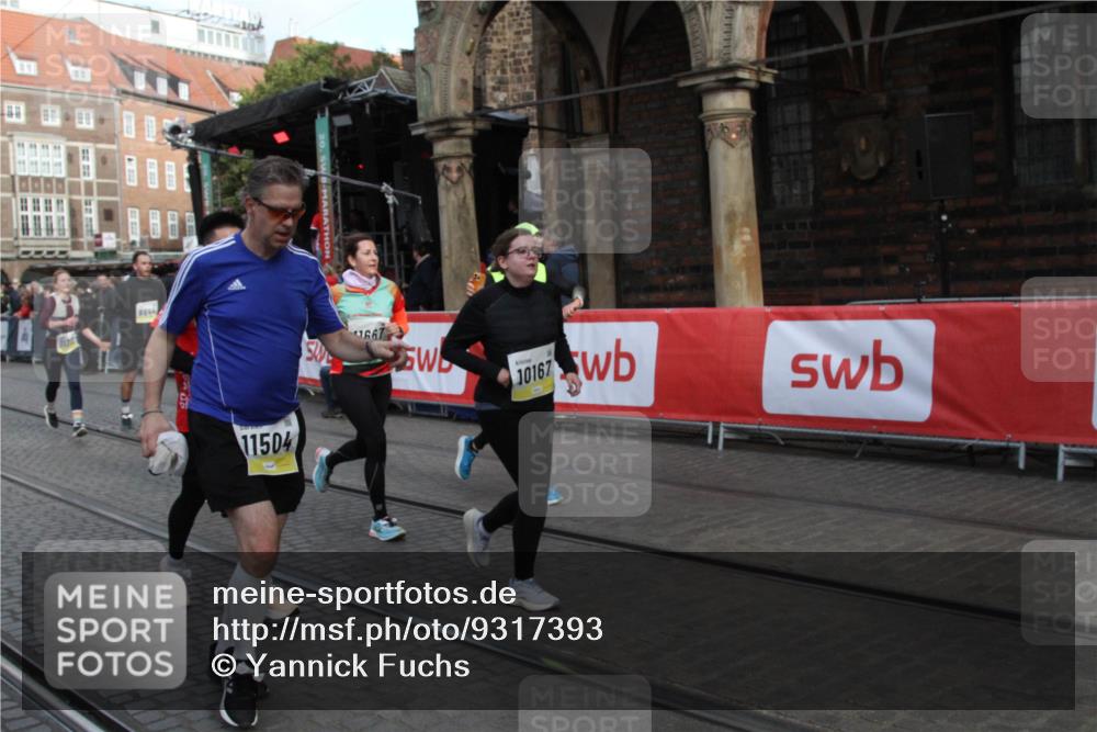 05.10.2025 - 20. swb-Marathon Bremen Yannick Fuchs http://msf.ph/oto/9317393 05.10.2025 11:02:59 Ziel 9644, 9846, 10167, 10656, 11087, 11312, 11504, 11667, 11668, 11735 meine-sportfotos.de